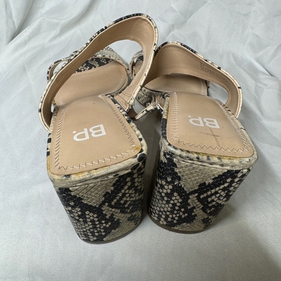 Nordstrom B.P. Karly Open Toe Strappy Square Toe Chunky Heel Snake Reptile 9.5 - Picture 7 of 12